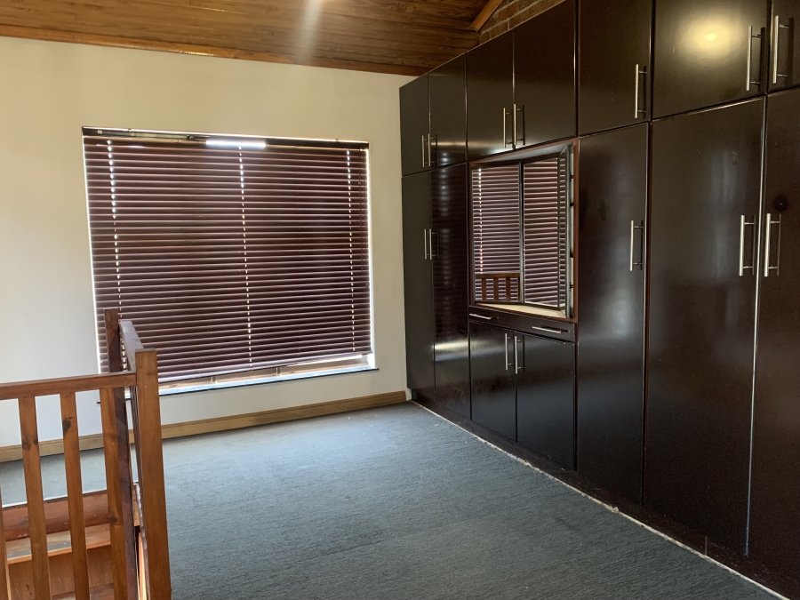 To Let 2 Bedroom Property for Rent in Protea Heights Western Cape